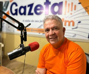‘Enquanto os caras estão brigando, nós estamos na estrada’, alfineta Petecão durante entrevista na Gazeta 93FM